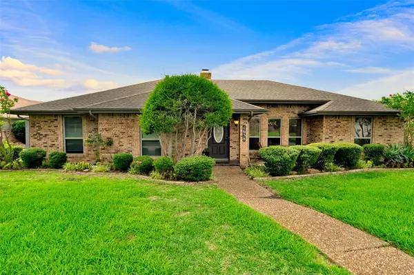 1638 Silverleaf Drive, Carrollton, TX 75007