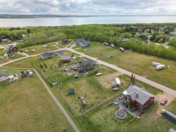 Parkland Beach, AB T0C 2J0,5 Aspen Rise