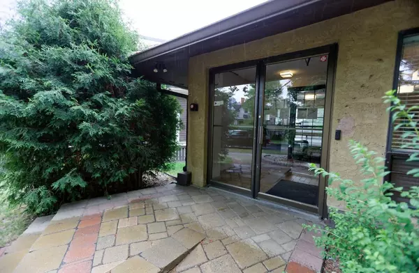 Calgary, AB T2N0M8,808 4 AVE Northwest #100