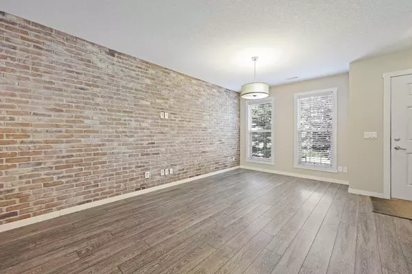 Calgary, AB T3M 1S7,216 Auburn Bay CIR SE