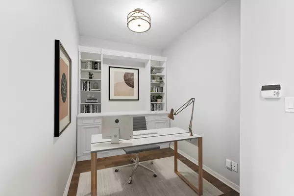 Toronto C13, ON M3C 4J1,120 Dallimore CIR #102