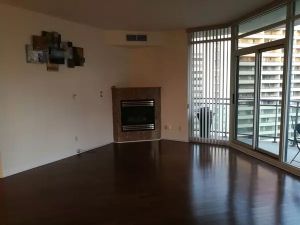 Toronto C09, ON M4W 3Y2,300 Bloor ST E #2506