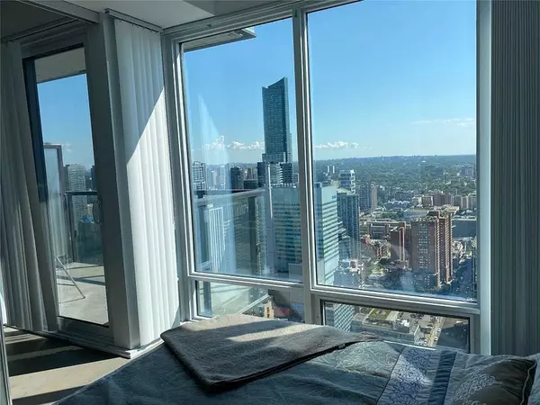 488 University AVE #3806, Toronto C01, ON M5G 0C1