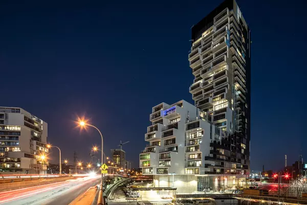 170 Bayview AVE #809, Toronto C08, ON M5A 0M4