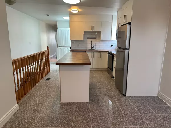 Toronto E01, ON M4M 1Z5,1022 Gerrard ST E #3
