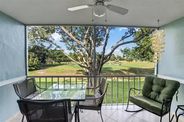 Margate, FL 33063,1035 Country Club Dr #203