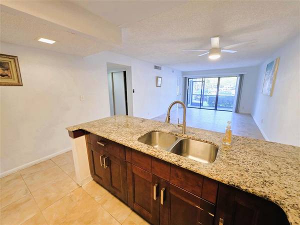 2320 S Cypress Bend Dr #106, Pompano Beach, FL 33069