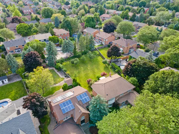 Markham, ON L3R 7N1,32 Addington SQ