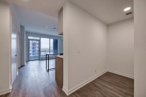 Vaughan, ON L4J 0L4,7950 Bathurst ST #430