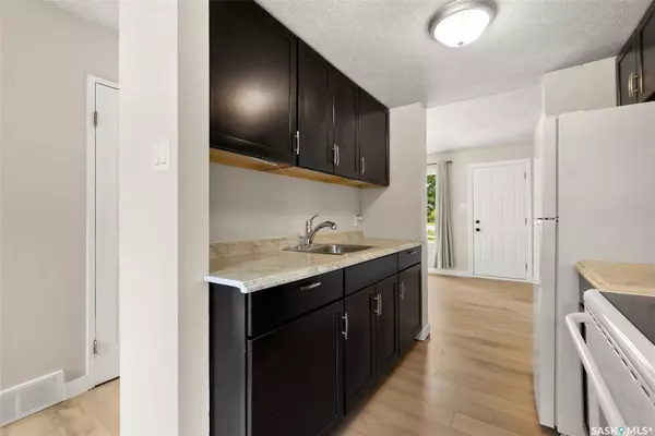 Regina, SK S4S 6M7,3814 Castle ROAD