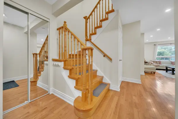 Mississauga, ON L5M 4P5,2655 Lindholm CRES