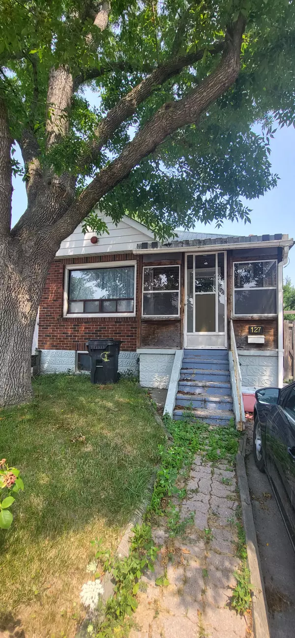 Toronto W06, ON M8V 3J9,127 Sixteenth ST