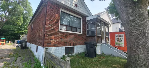 Toronto W06, ON M8V 3J9,127 Sixteenth ST