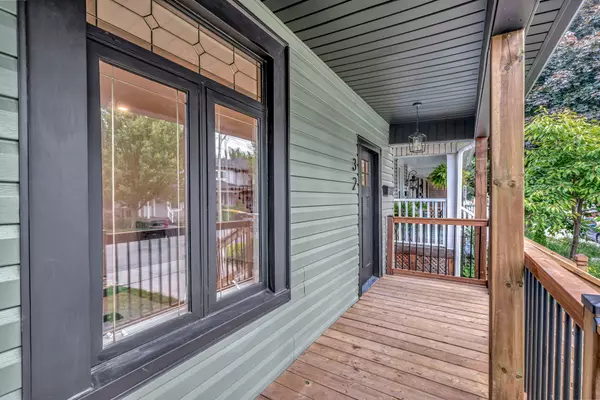 Hamilton, ON L8L 1E2,32 Picton ST W