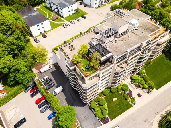 Kitchener, ON N2H 6S3,2 Lancaster ST E #504