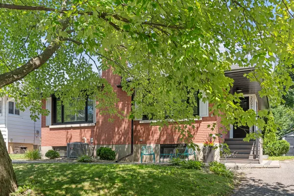 2097 Neepawa AVE, Carlingwood - Westboro And Area, ON K2A 3L8