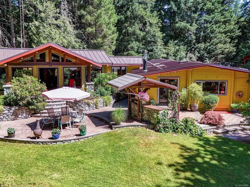 2005 Renfrew Rd, Shawnigan Lake, BC V0R 2W0