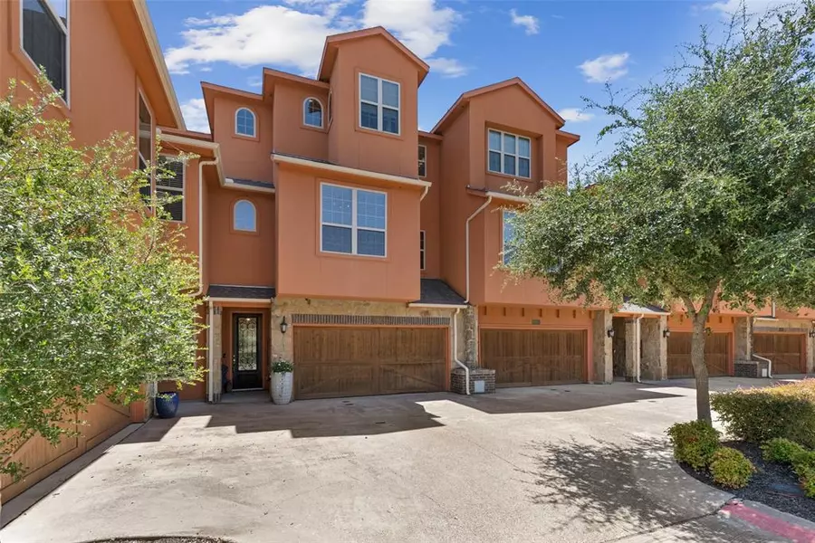 7315 Venice Drive #2, Grand Prairie, TX 75054