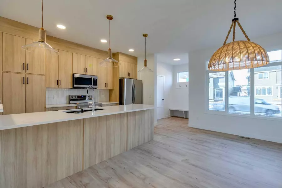 61 Andalusian RD, Cochrane, AB T4C3L8