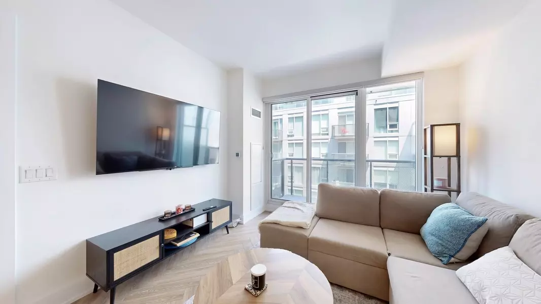 2450 Old Bronte RD #528, Oakville, ON L6M 5P6