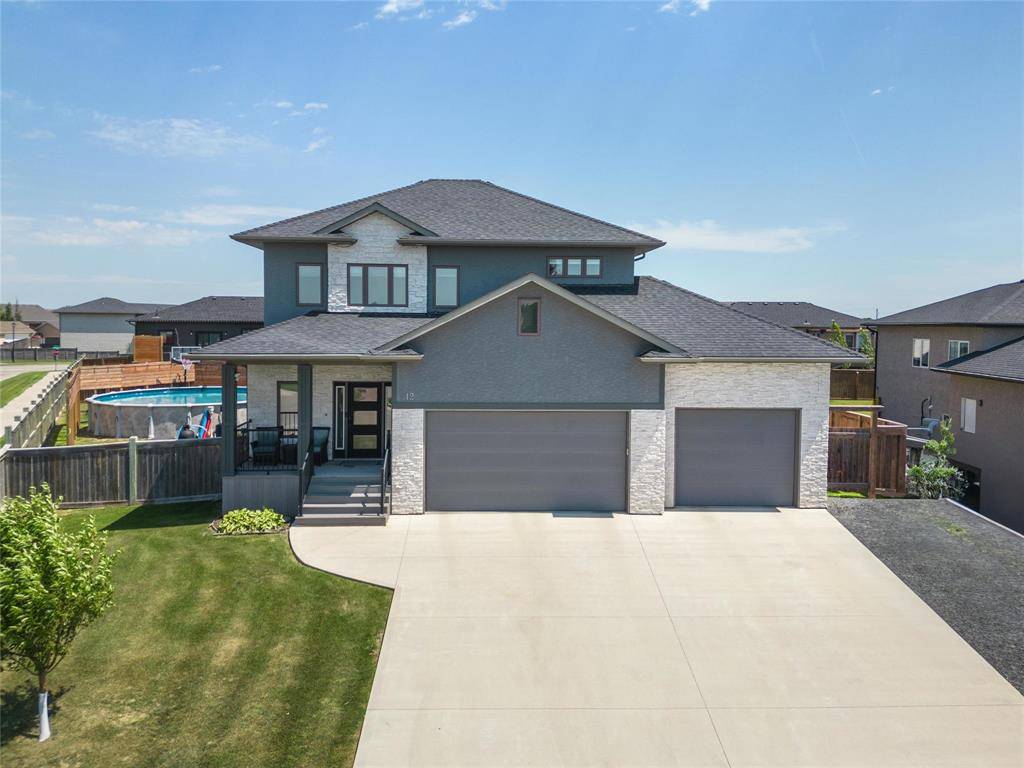 12 Wyldewood CRES, Niverville, MB R0A 0A2