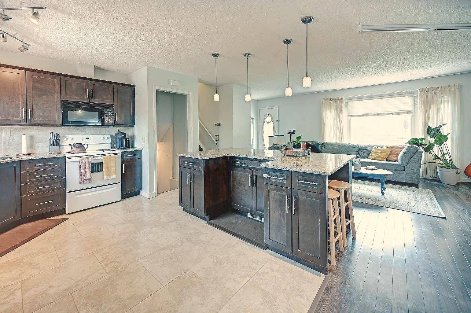 Calgary, AB T2A 3T7,416 Penbrooke CRES SE