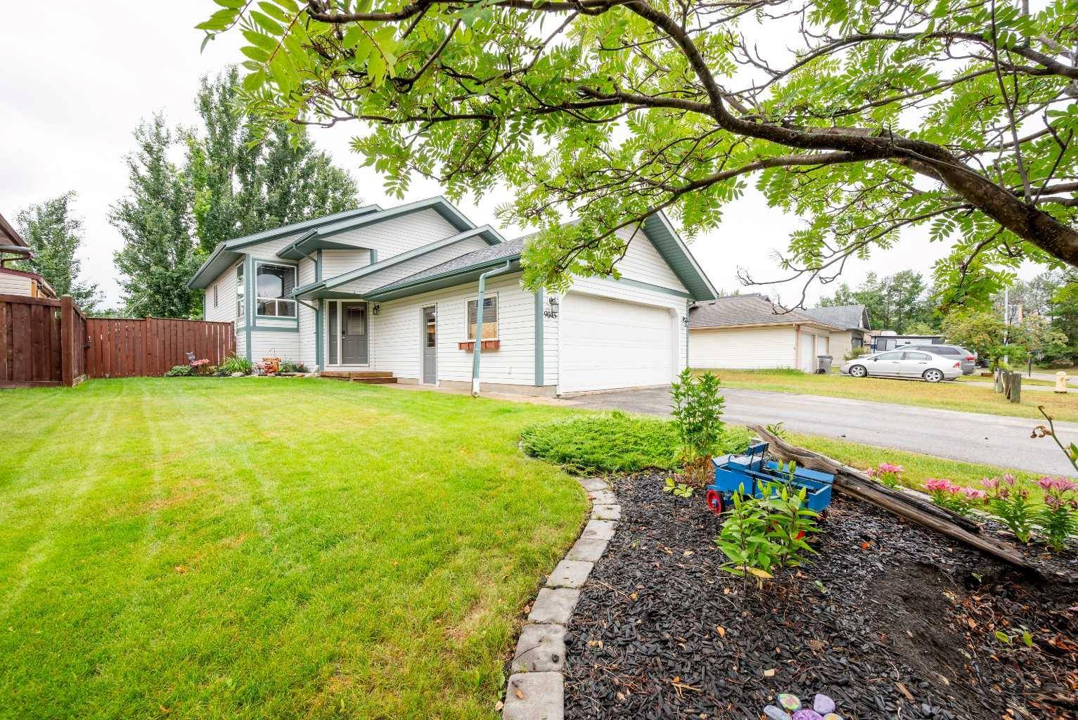 9045 60A AVE, Grande Prairie, AB T8W 2N5