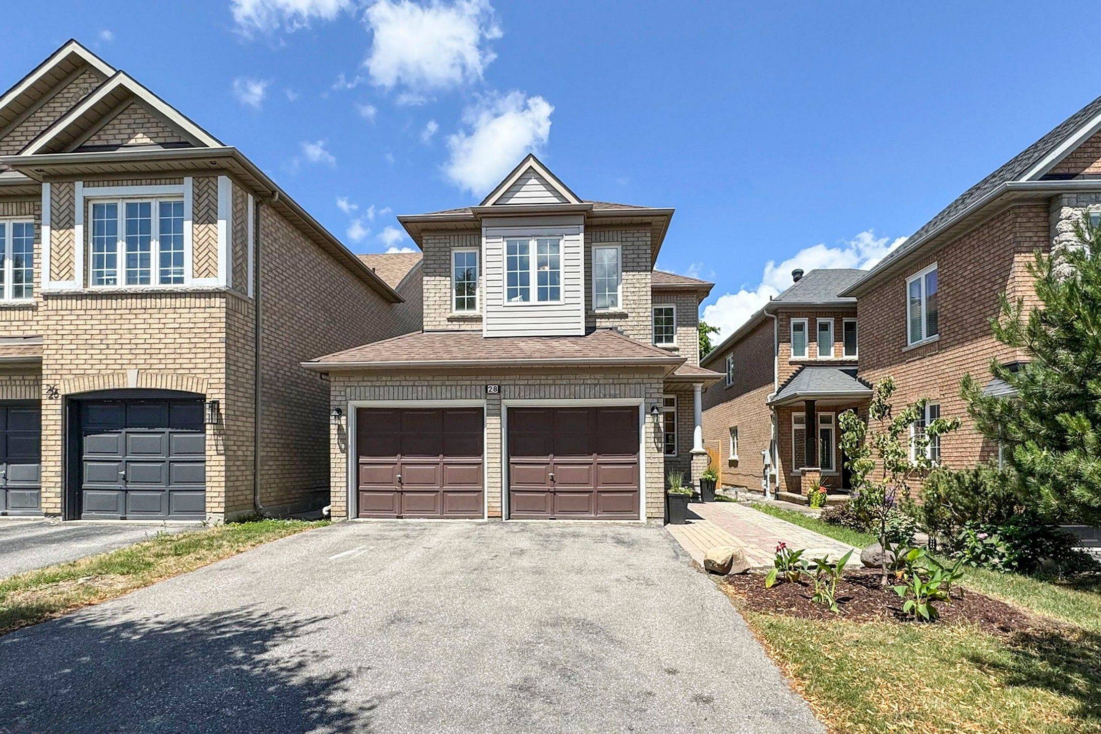 28 Golden Oak AVE, Richmond Hill, ON L4S 1Y6