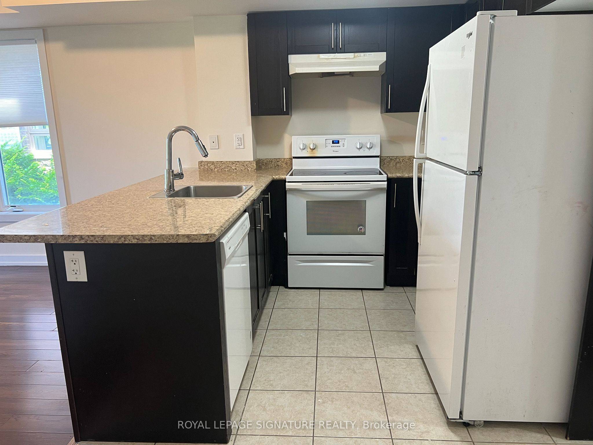 Markham, ON L6B 0A3,20 Dunsheath WAY #322