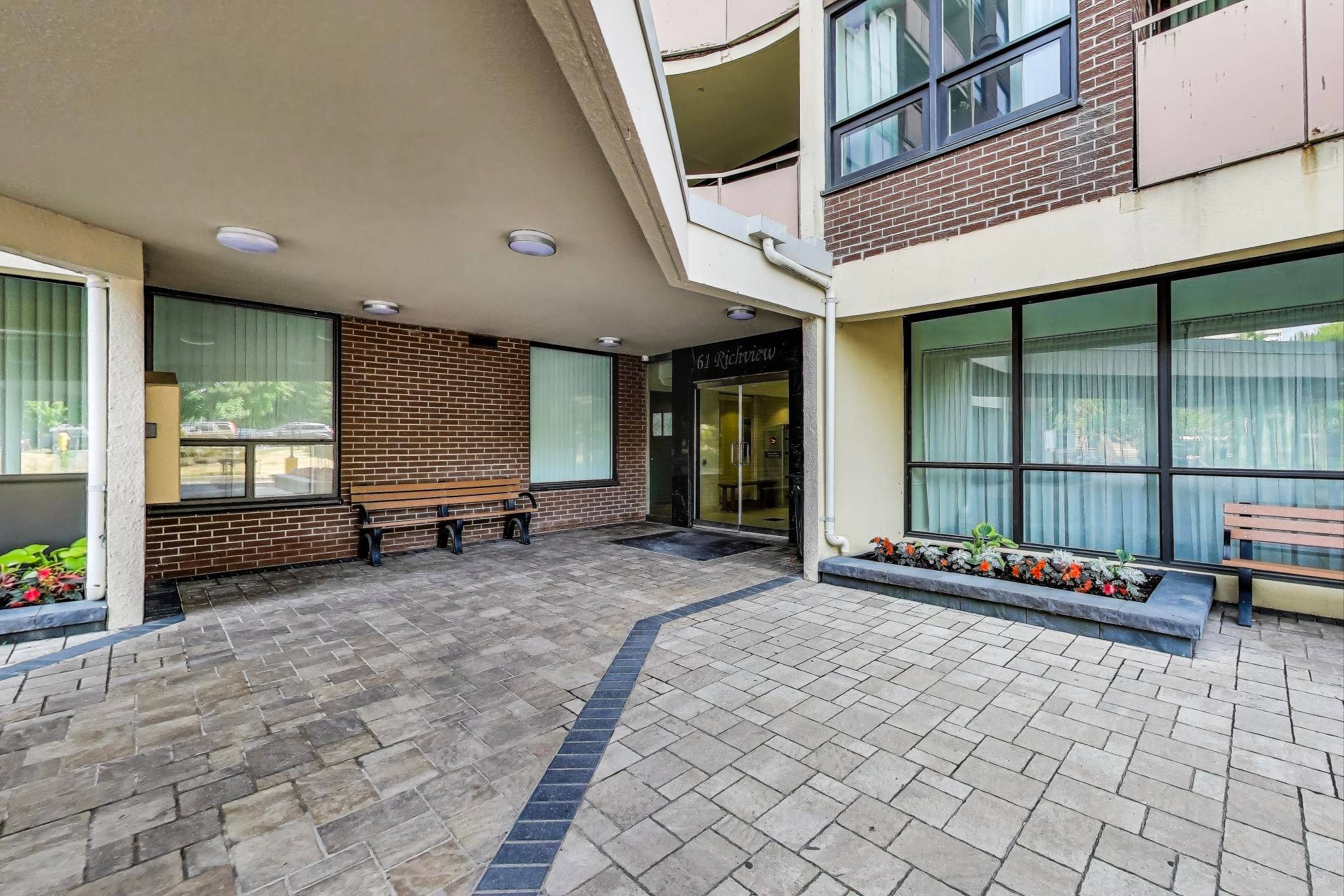 Toronto W09, ON M9A 4M8,61 Richview RD #1409