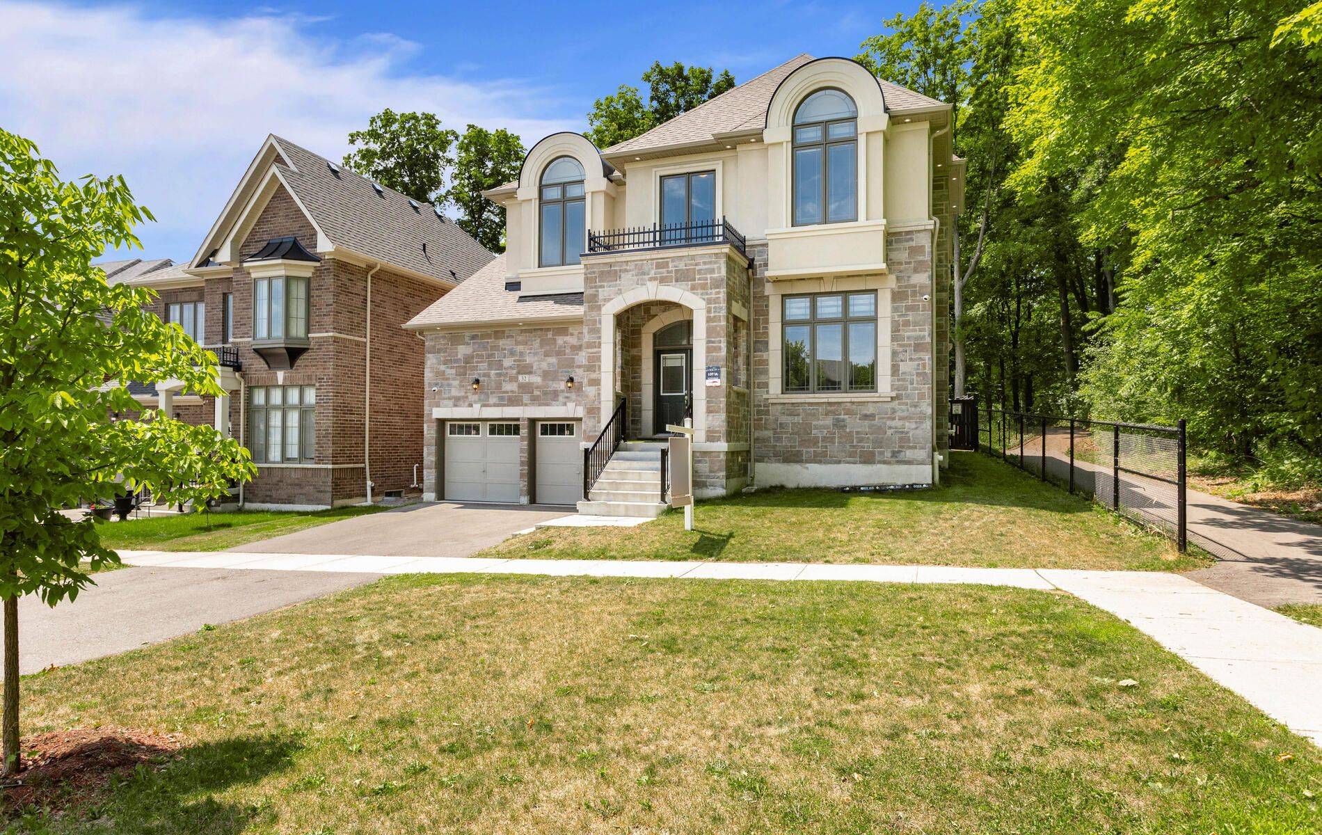 Caledon, ON L7C 3A3,32 Daisy Meadow CRES