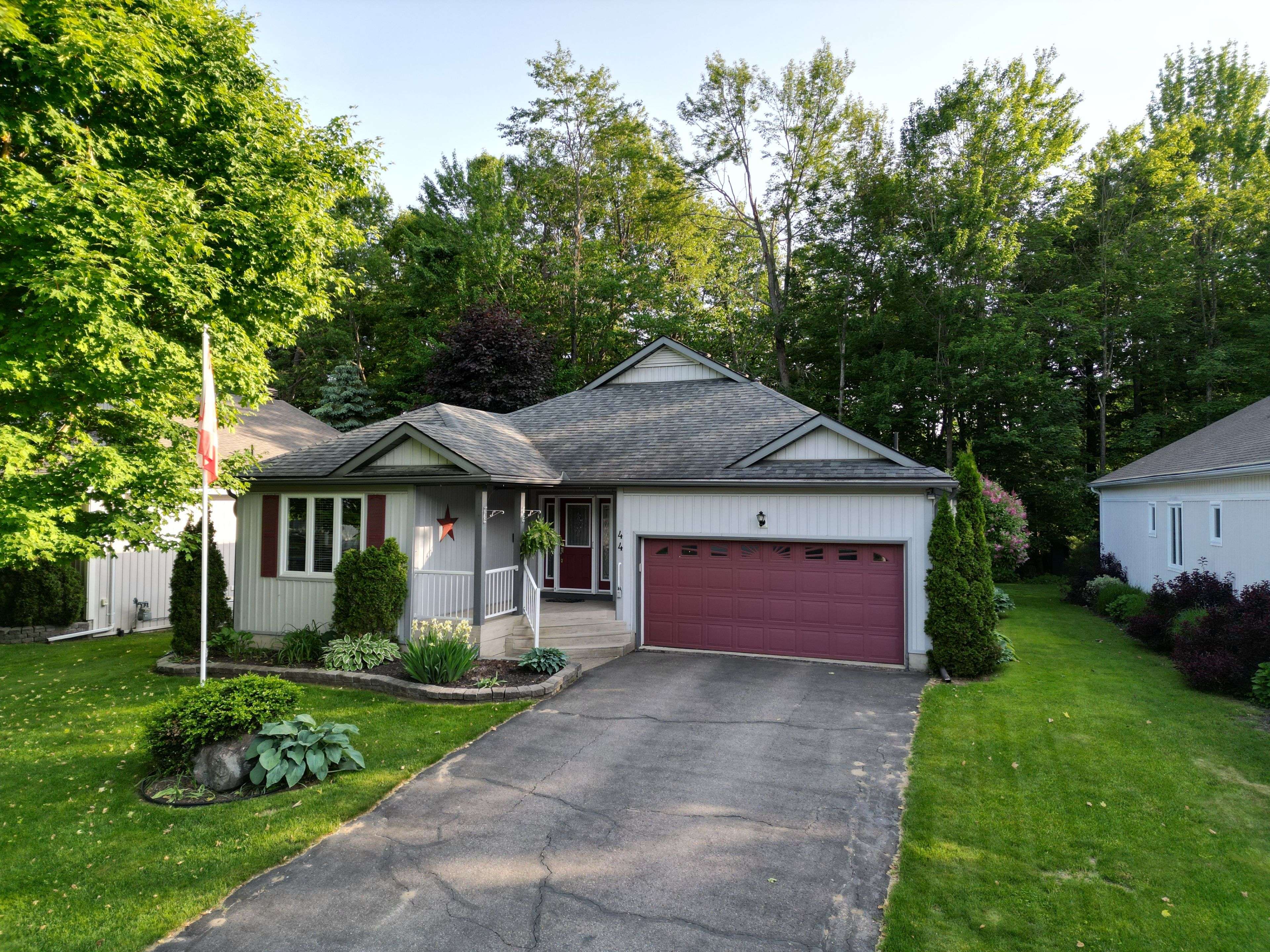 Gravenhurst, ON P1P 1Y8,44 Springwood CRES
