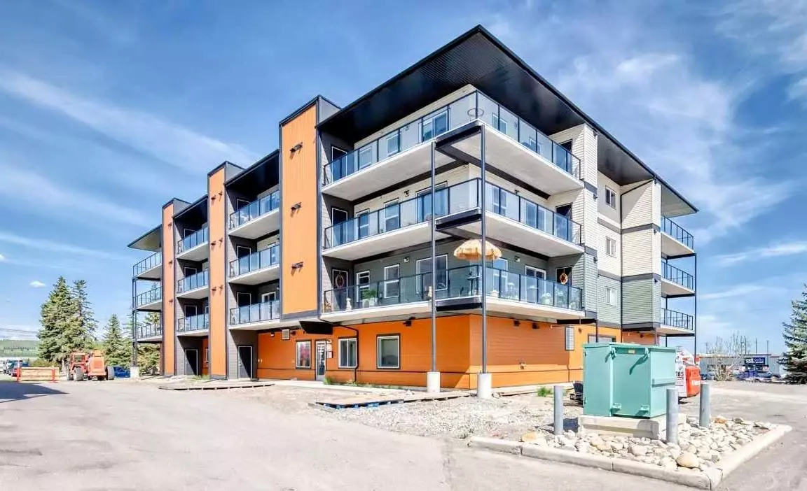 Diamond Valley, AB T0L 0H0,404 1 AVE Southeast #206