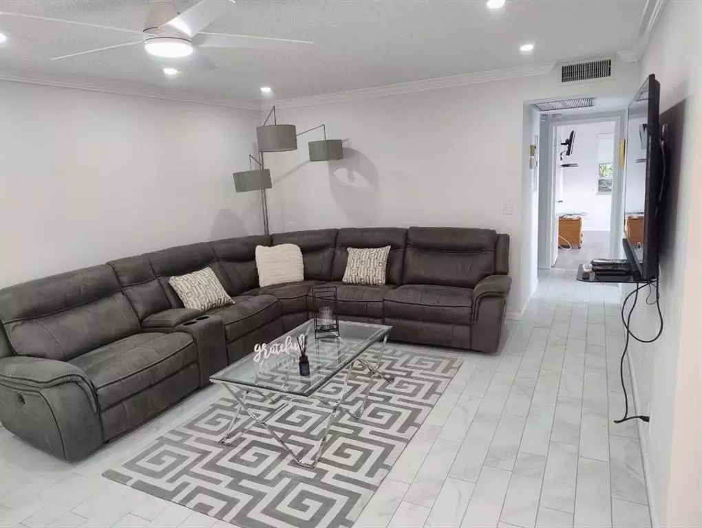 Boca Raton, FL 33434,332 Fanshaw H