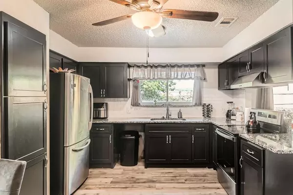 Arlington, TX 76016,3719 French Wood Drive