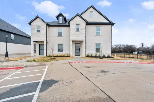 2331 Park Springs Boulevard, Arlington, TX 76013