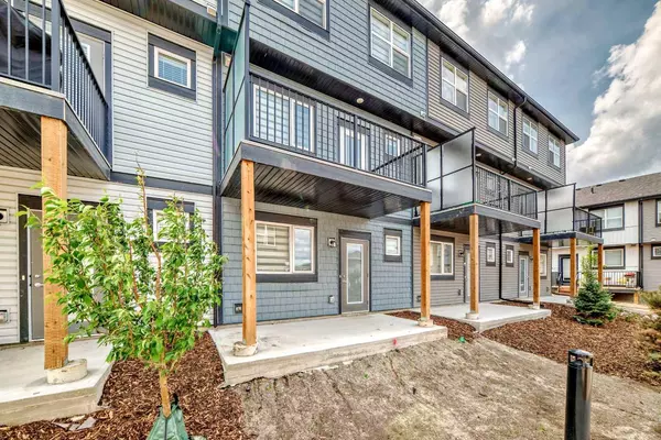 Calgary, AB T3P 2A3,75 Evanscrest Common NW #106