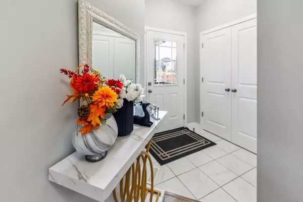 Airdrie, AB T4B 4V9,428 Chinook Gate SQ