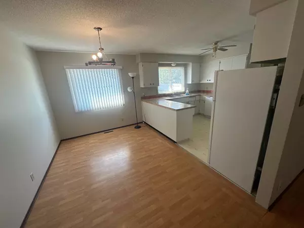 Peace River, AB T8S 1A4,9713 83 AVE