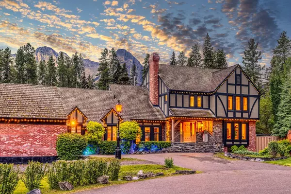 5 Woodside LN, Canmore, AB T1W 1T1
