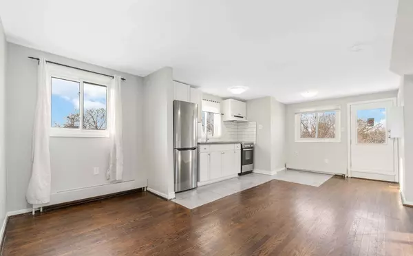 Toronto E03, ON M4C 4R9,142 Westlake AVE #5