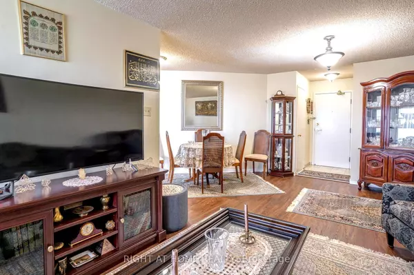 Toronto E11, ON M1B 5M3,11753 Sheppard AVE E #1110