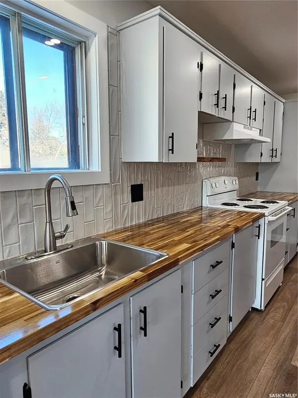 Unity, SK S0K 4L0,112 Jubilee BAY