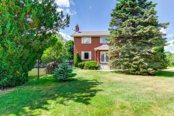 2 Colleen CRES, Caledon, ON L7C 1E8
