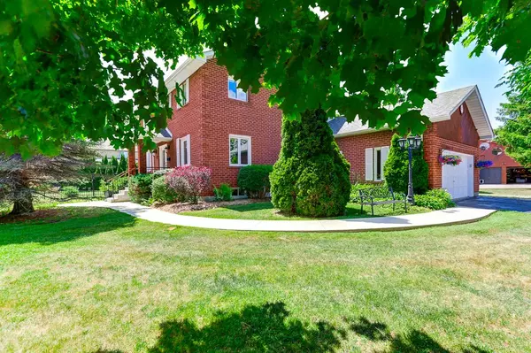 Caledon, ON L7C 1E8,2 Colleen CRES