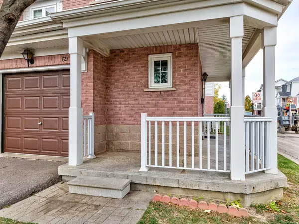 6830 Meadowvale Town Cent CIR #69, Mississauga, ON L5N 6A2
