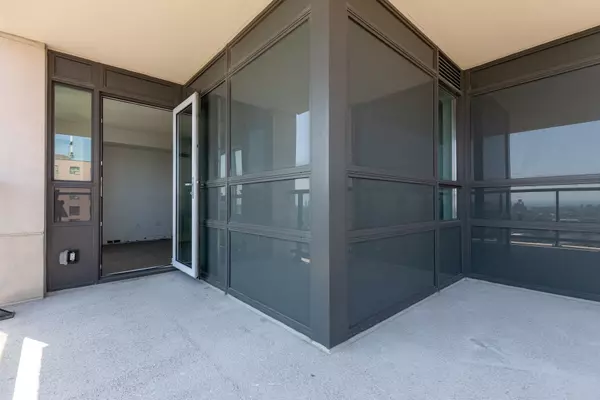 Toronto W02, ON M6H 0B6,1410 Dupont ST #1604