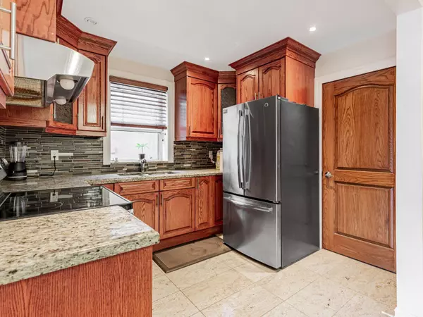 Toronto W03, ON M6E 4E3,65 Branstone RD