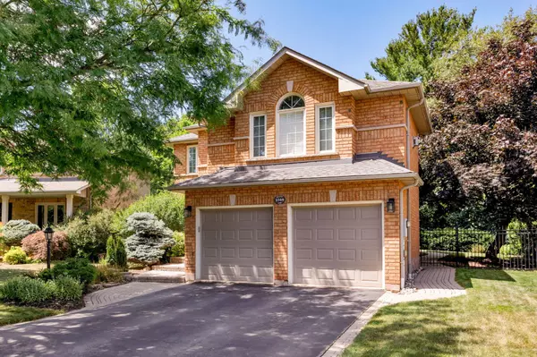 2349 Hilltop LN, Oakville, ON L6M 3M9