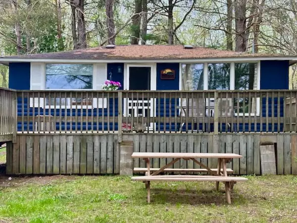 Muskoka Lakes, ON P0B 1M0,1039 Wonder Beach RD